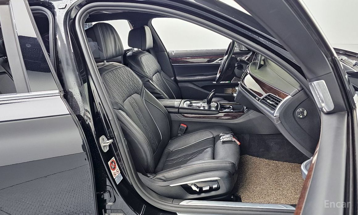 2016 BMW 7 серии VI (G11/G12) Рестайлинг 750Li xDrive Prestige с пробегом 108 576 км