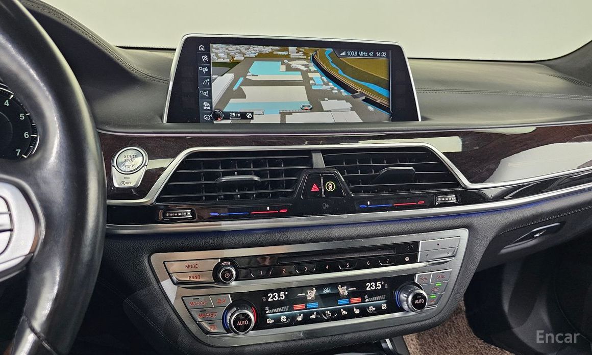 2016 BMW 7 серии VI (G11/G12) Рестайлинг 750Li xDrive Prestige с пробегом 108 576 км