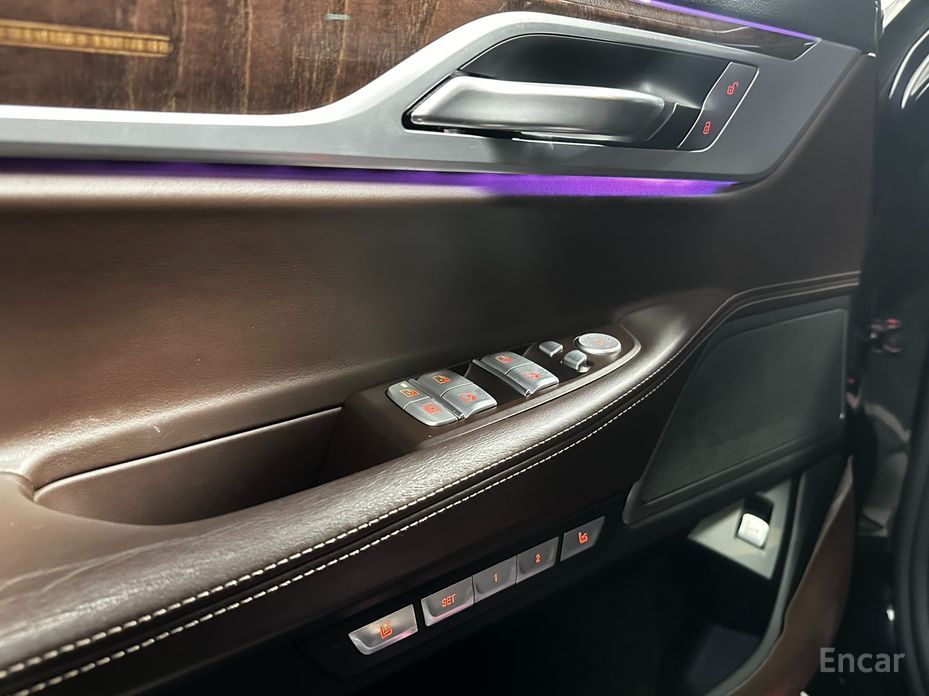 2016 BMW 7 серии VI (G11/G12) Рестайлинг 740Li xDrive с пробегом 131 795 км