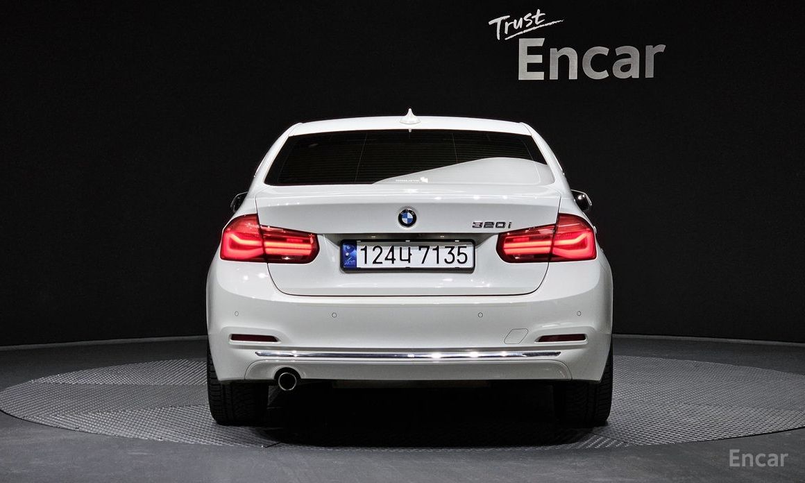 2017 BMW 3 серии VI (F3x) Рестайлинг 320i Luxury с пробегом 122 547 км