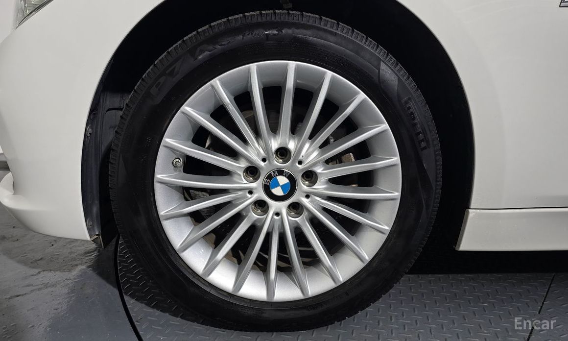 2017 BMW 3 серии VI (F3x) Рестайлинг 320i Luxury с пробегом 85 304 км
