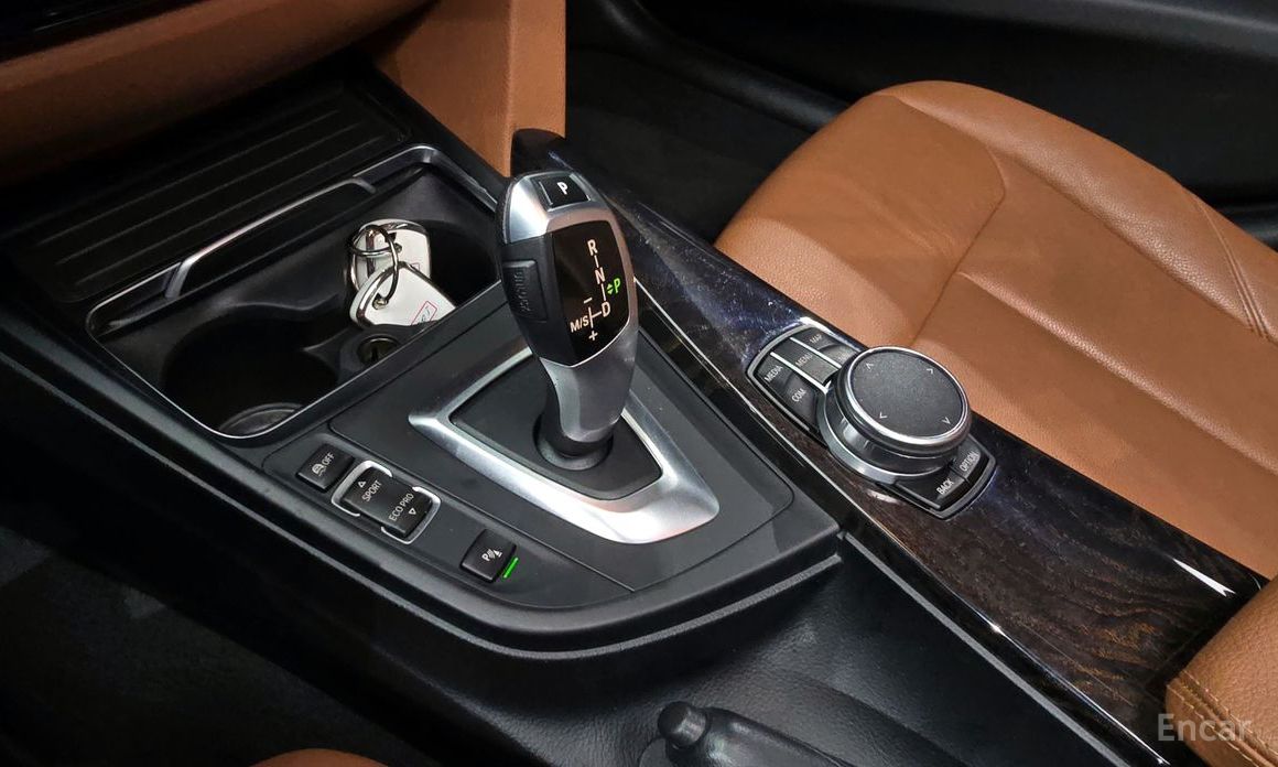 2017 BMW 3 серии VI (F3x) Рестайлинг 320i Luxury с пробегом 122 547 км