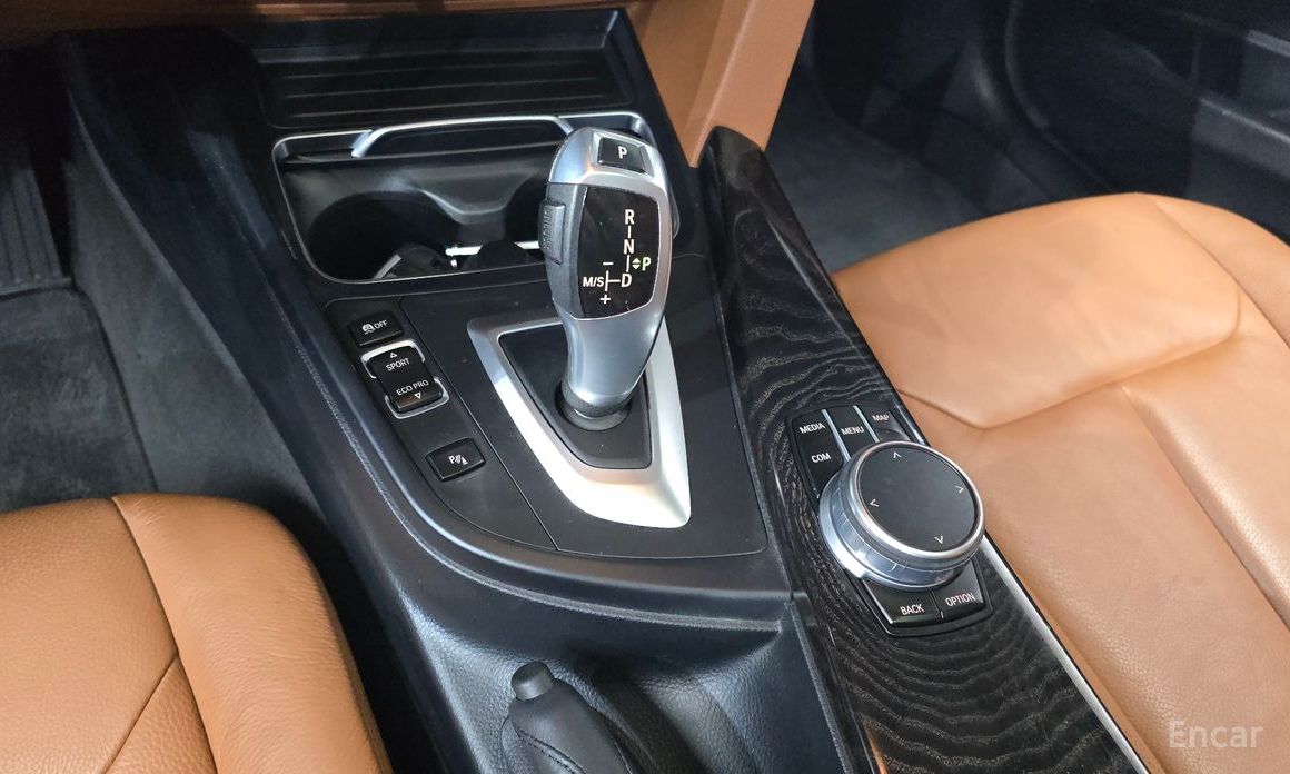 2017 BMW 3 серии VI (F3x) Рестайлинг 320i Luxury с пробегом 85 304 км