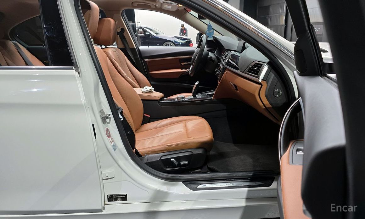 2017 BMW 3 серии VI (F3x) Рестайлинг 320i Luxury с пробегом 122 547 км