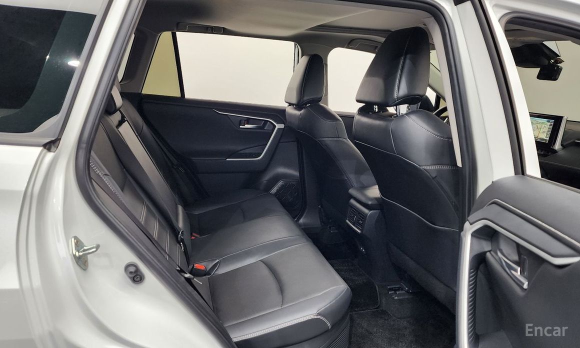 2023 Toyota RAV4 V (XA50) 2,5 4WD Hybrid LTD с пробегом 28 134 км
