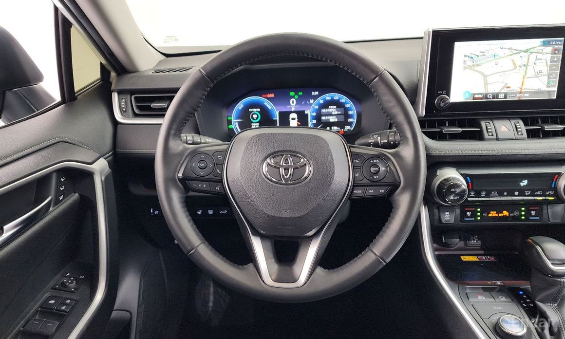 2023 Toyota RAV4 V (XA50) 2,5 4WD Hybrid LTD с пробегом 28 134 км
