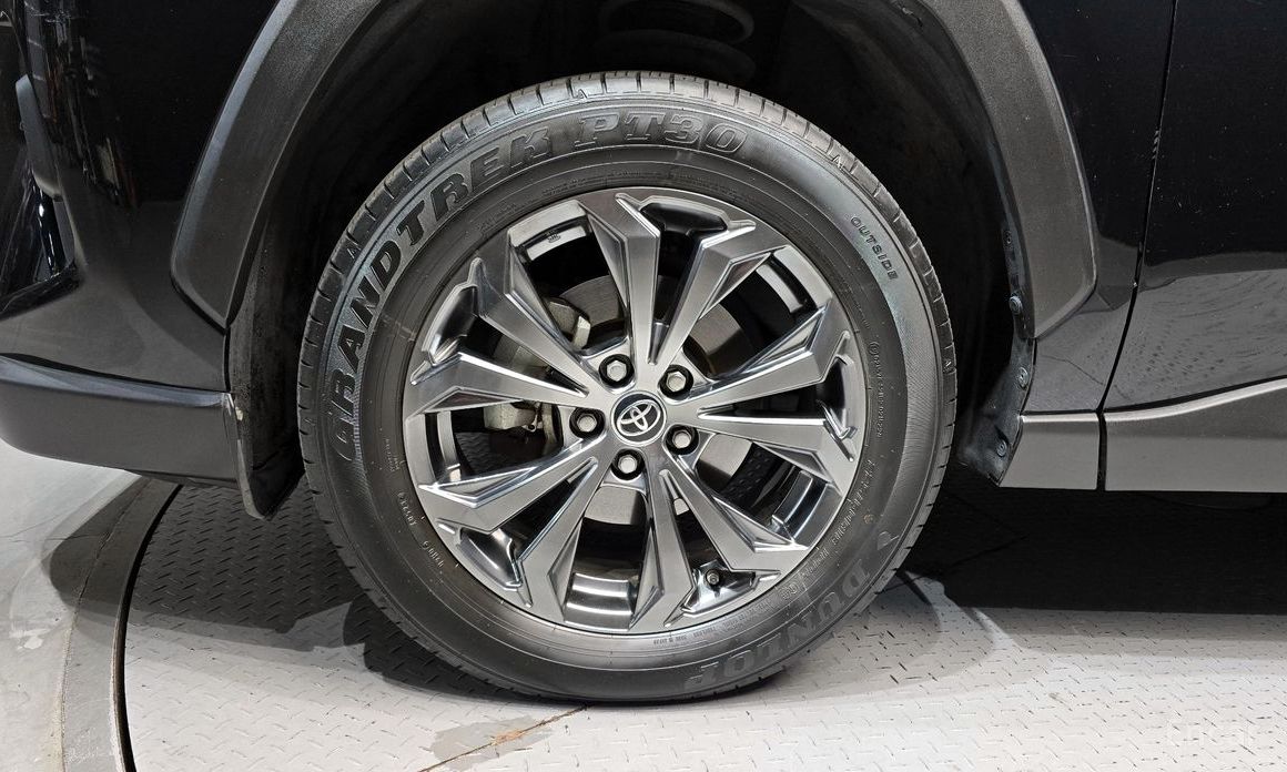 2023 Toyota RAV4 V (XA50) 2.5 2WD Hybrid XLE с пробегом 31 351 км