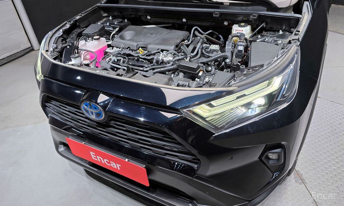 2023 Toyota RAV4 V (XA50) 2.5 2WD Hybrid XLE с пробегом 31 351 км