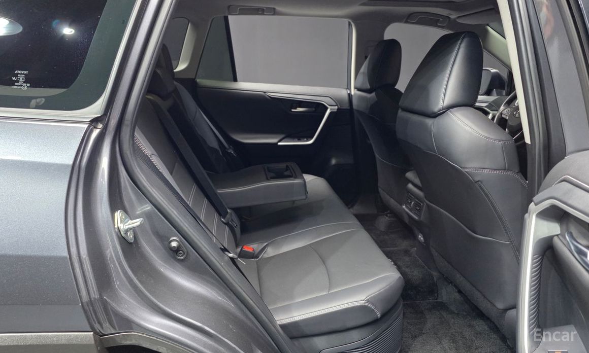 2023 Toyota RAV4 V (XA50) 2,5 4WD Hybrid LTD с пробегом 38 523 км