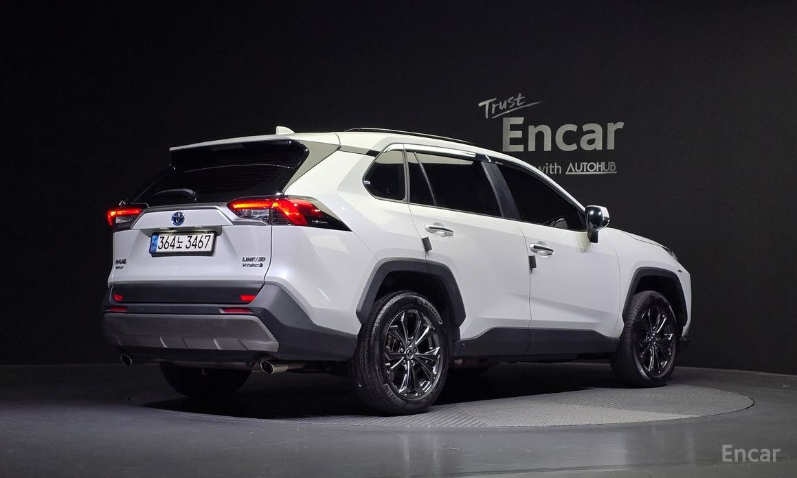 2023 Toyota RAV4 V (XA50) 2,5 4WD Hybrid LTD с пробегом 23 732 км