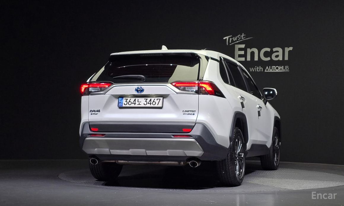 2023 Toyota RAV4 V (XA50) 2,5 4WD Hybrid LTD с пробегом 23 732 км