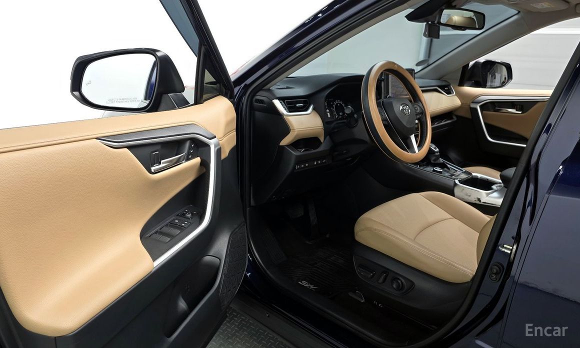 2023 Toyota RAV4 V (XA50) 2,5 4WD Hybrid LTD с пробегом 43 149 км