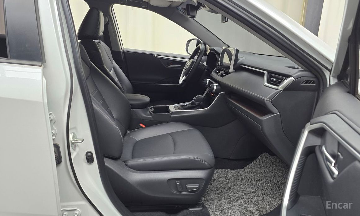 2023 Toyota RAV4 V (XA50) 2,5 4WD Hybrid LTD с пробегом 23 732 км