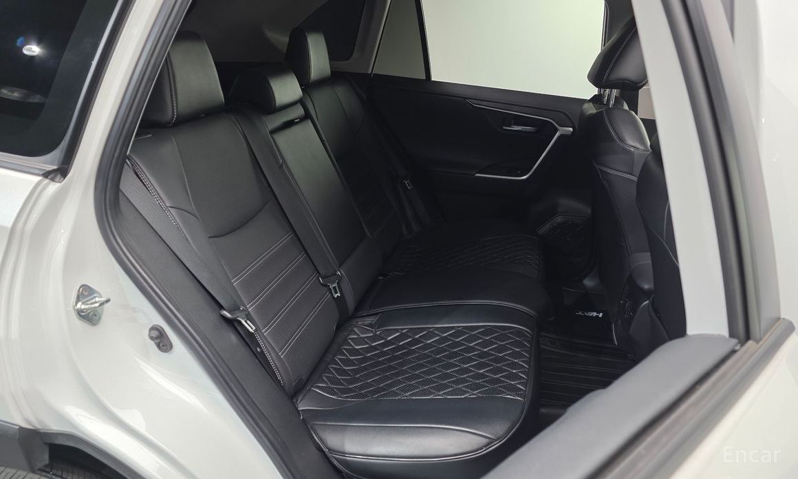 2023 Toyota RAV4 V (XA50) 2,5 4WD Hybrid LTD с пробегом 89 915 км