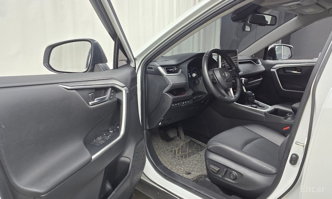 2023 Toyota RAV4 V (XA50) 2,5 4WD Hybrid LTD с пробегом 23 732 км