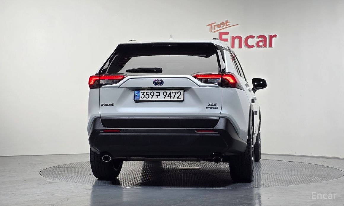 2023 Toyota RAV4 V (XA50) 2.5 2WD Hybrid XLE с пробегом 43 181 км
