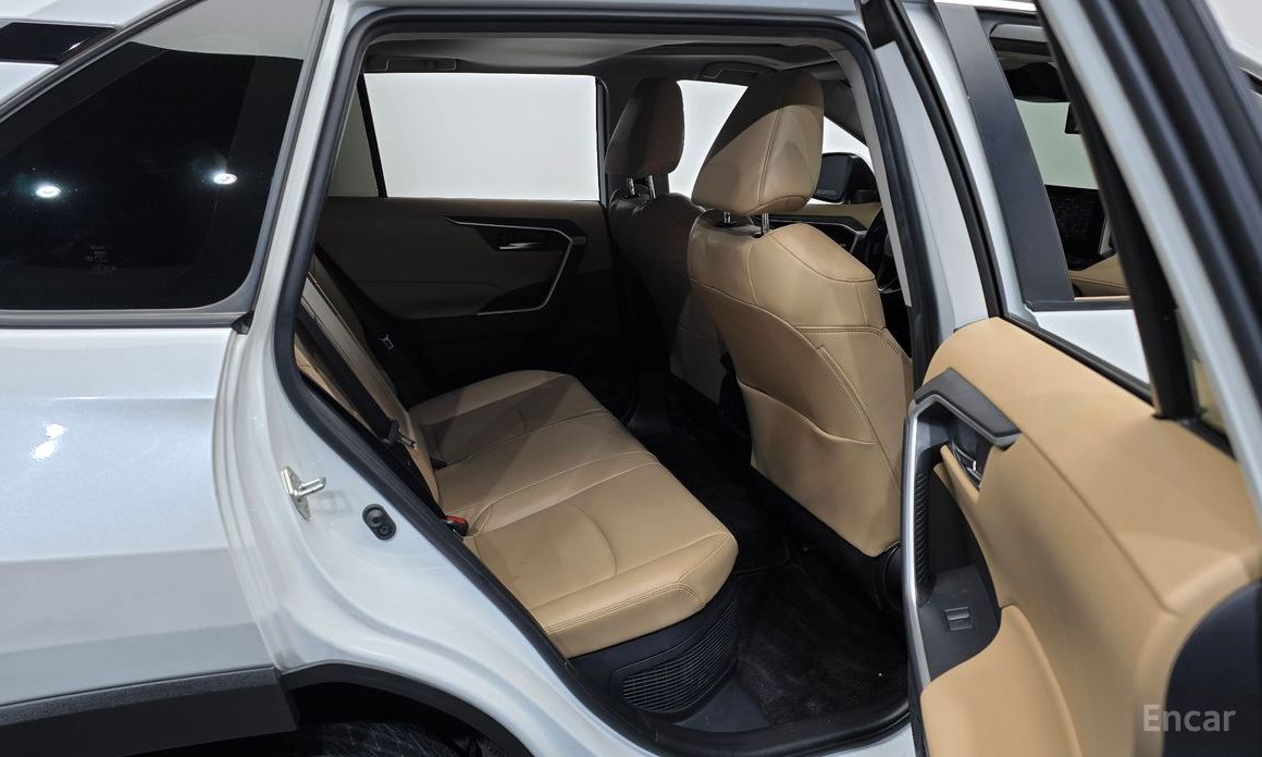 2023 Toyota RAV4 V (XA50) 2.5 2WD Hybrid XLE с пробегом 43 181 км