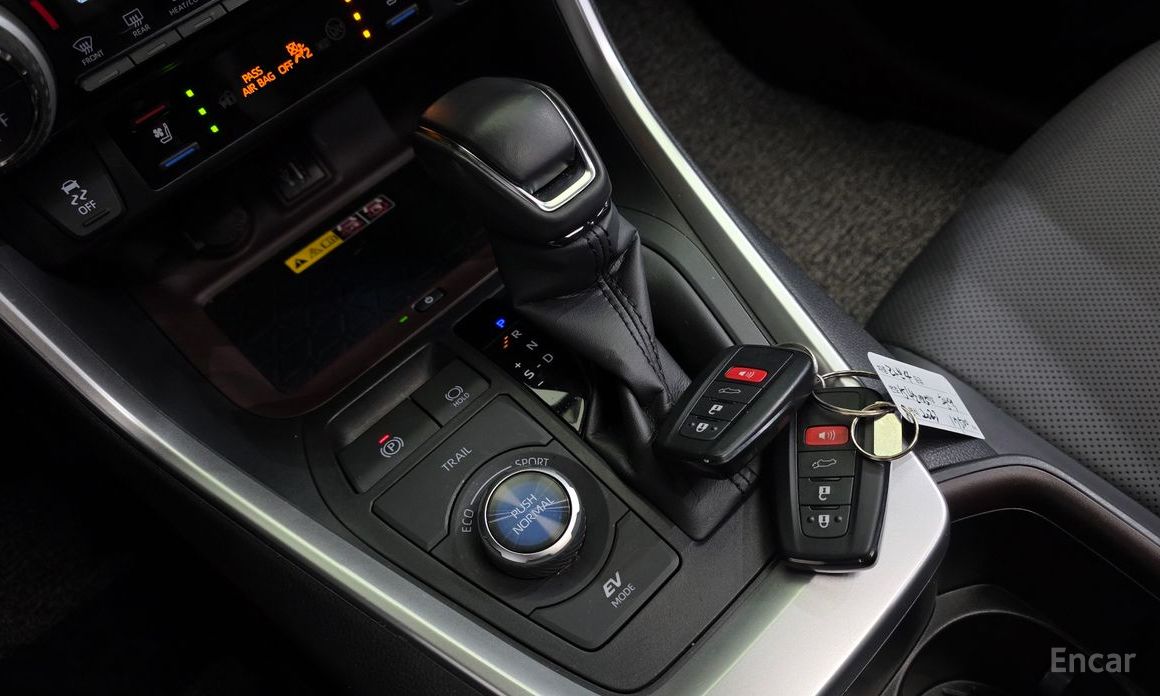 2023 Toyota RAV4 V (XA50) 2,5 4WD Hybrid LTD с пробегом 17 500 км