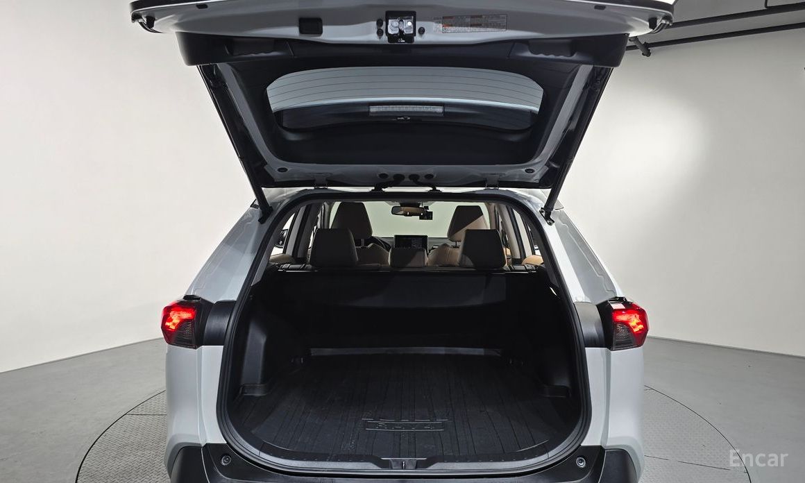 2023 Toyota RAV4 V (XA50) 2.5 2WD Hybrid XLE с пробегом 43 181 км