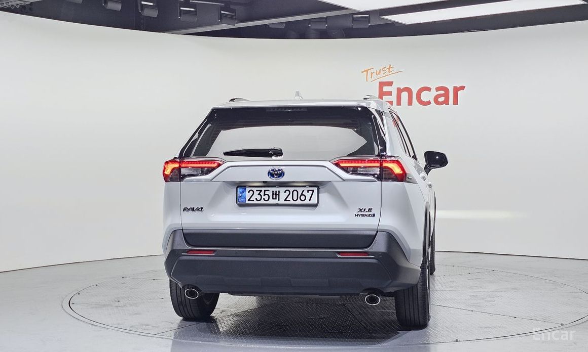 2023 Toyota RAV4 V (XA50) 2.5 2WD Hybrid XLE с пробегом 42 504 км