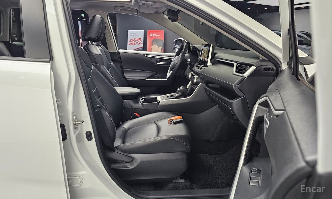2023 Toyota RAV4 V (XA50) 2.5 2WD Hybrid XLE с пробегом 42 504 км