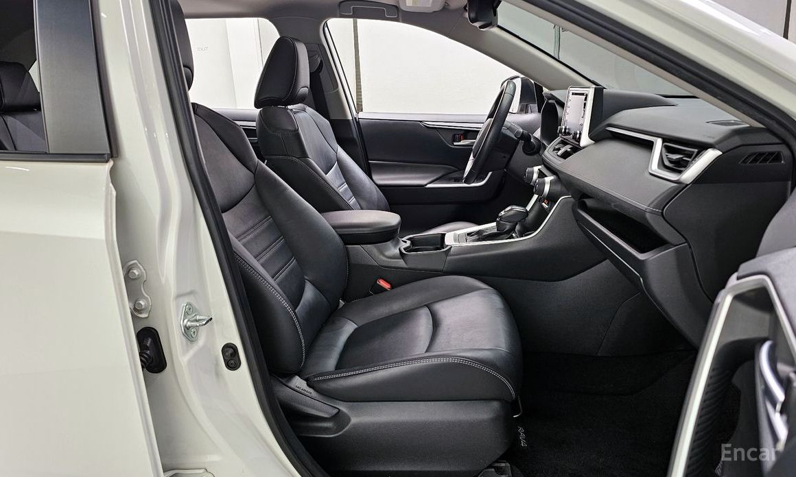 2019 Toyota RAV4 V (XA50) 2.5 2WD с пробегом 84 768 км