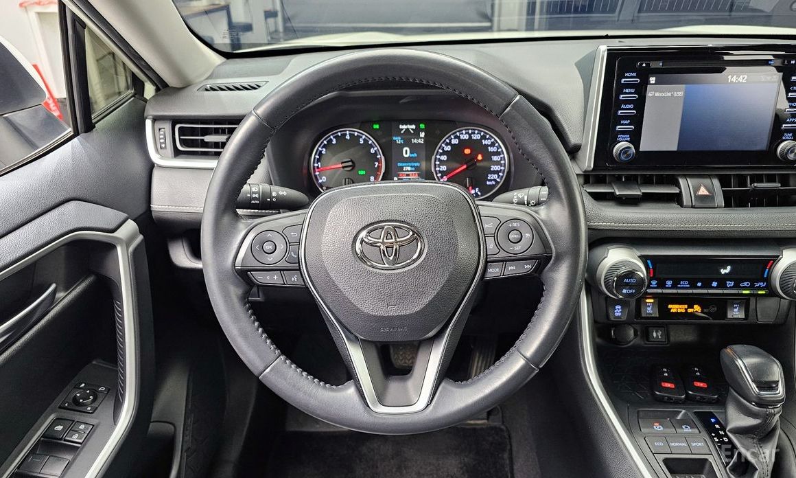 2019 Toyota RAV4 V (XA50) 2.5 2WD с пробегом 84 768 км