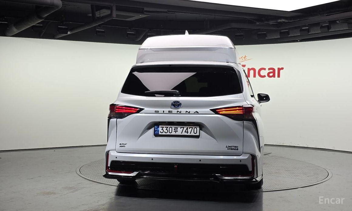 2023 Toyota Sienna IV 2.5 Hybrid AWD с пробегом 20 948 км