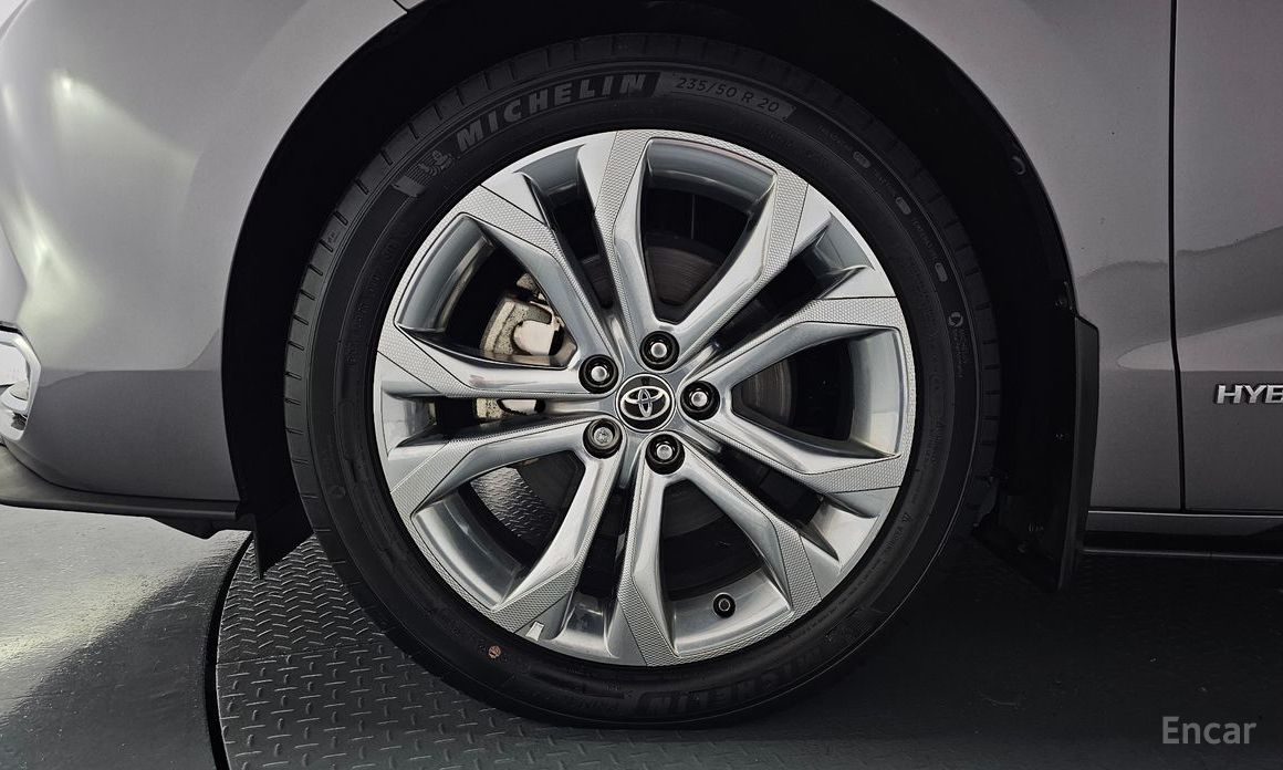 2021 Toyota Sienna IV 2.5 Hybrid 2WD с пробегом 67 389 км