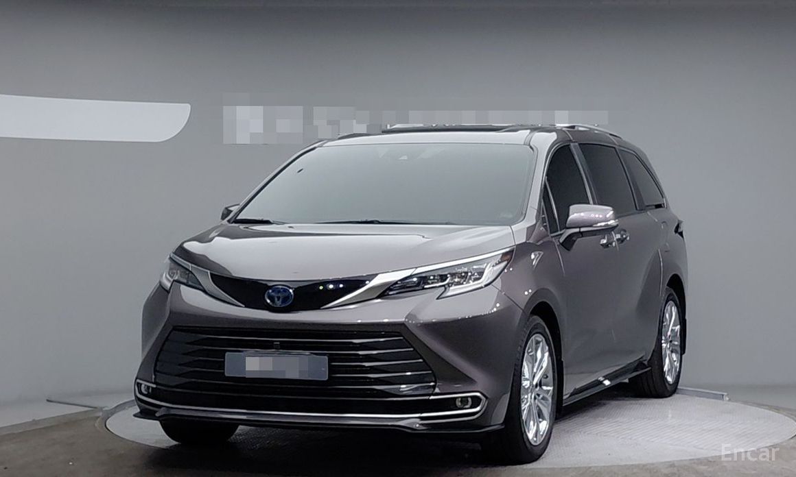 2022 Toyota Sienna IV 2.5 Hybrid 2WD с пробегом 17 131 км