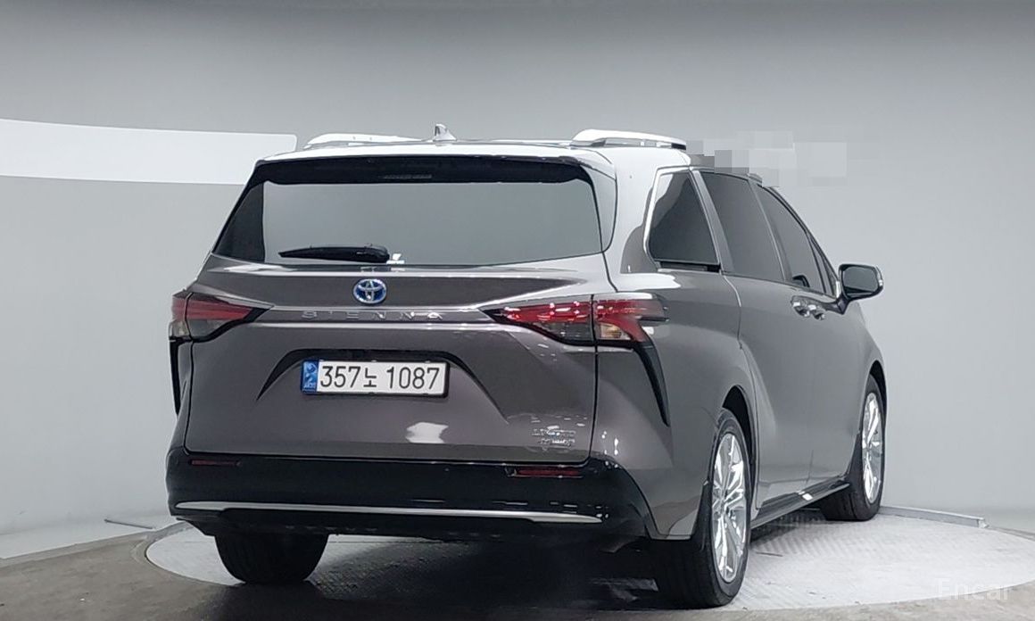 2022 Toyota Sienna IV 2.5 Hybrid 2WD с пробегом 17 131 км