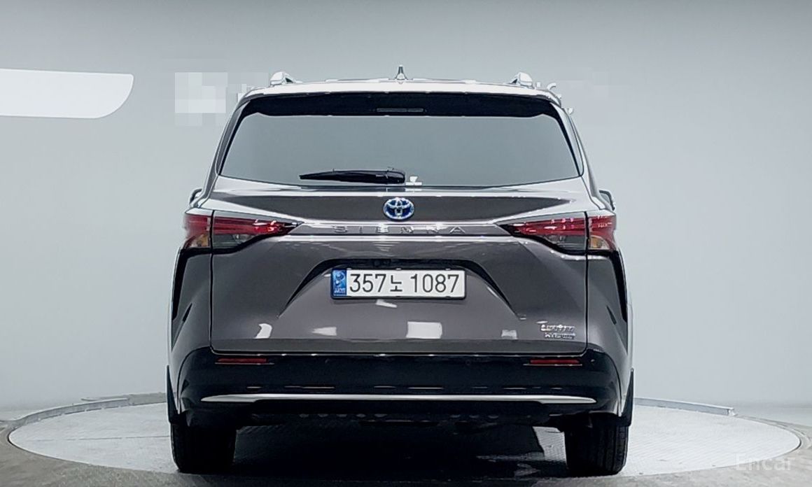 2022 Toyota Sienna IV 2.5 Hybrid 2WD с пробегом 17 131 км