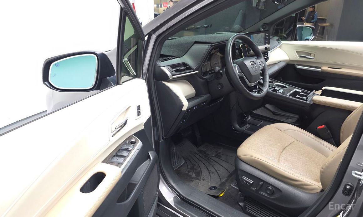 2021 Toyota Sienna IV 2.5 Hybrid 2WD с пробегом 67 389 км