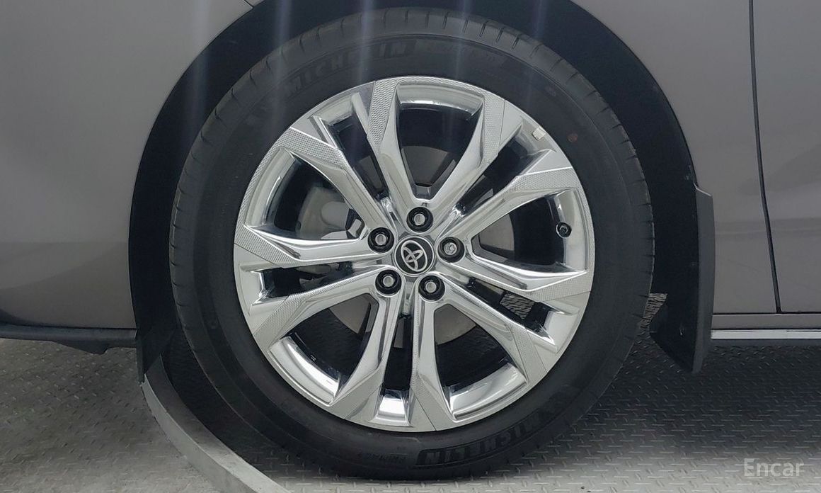 2022 Toyota Sienna IV 2.5 Hybrid 2WD с пробегом 17 131 км