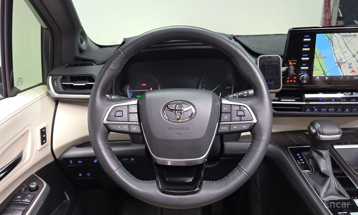2021 Toyota Sienna IV 2.5 Hybrid 2WD с пробегом 67 389 км