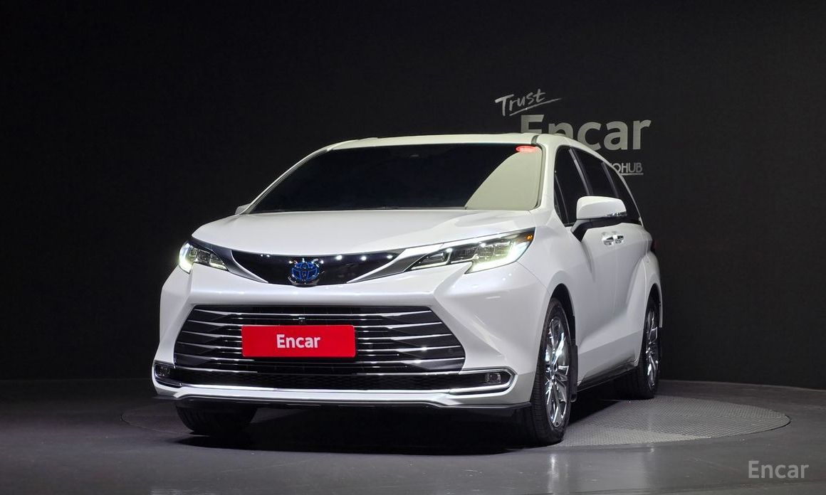 2023 Toyota Sienna IV 2.5 Hybrid 2WD с пробегом 12 363 км