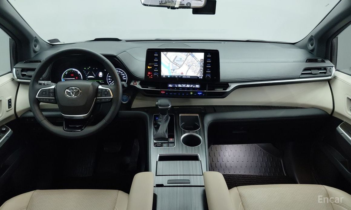 2022 Toyota Sienna IV 2.5 Hybrid 2WD с пробегом 17 131 км