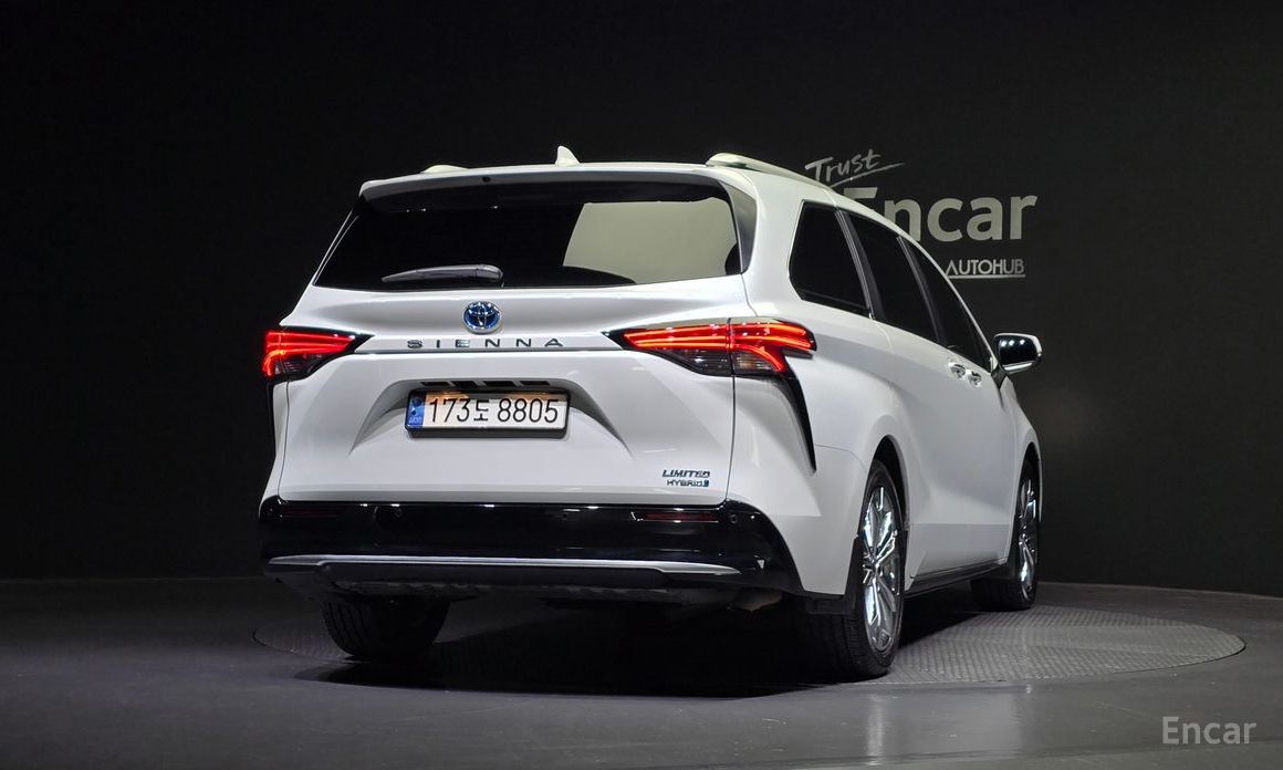 2023 Toyota Sienna IV 2.5 Hybrid 2WD с пробегом 12 363 км