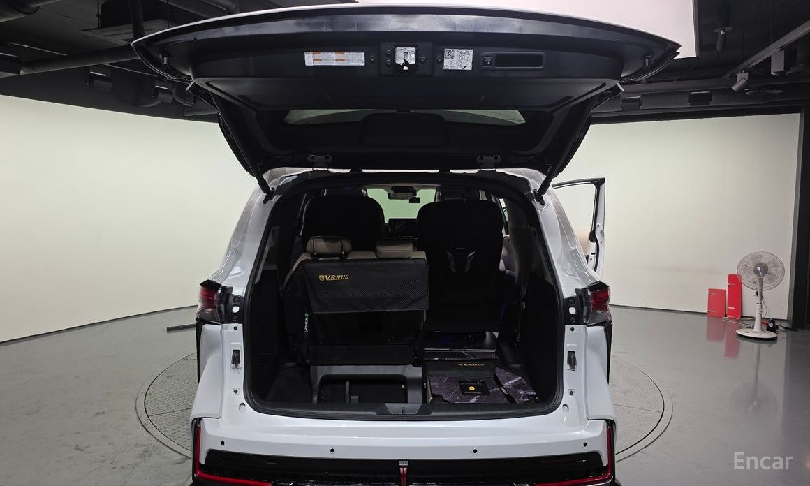 2023 Toyota Sienna IV 2.5 Hybrid AWD с пробегом 20 948 км