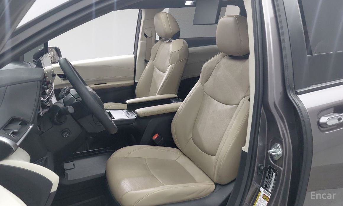 2022 Toyota Sienna IV 2.5 Hybrid 2WD с пробегом 17 131 км