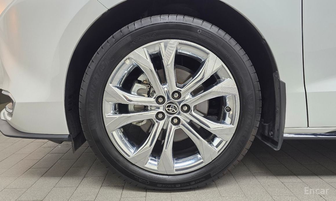 2023 Toyota Sienna IV 2.5 Hybrid 2WD с пробегом 12 363 км