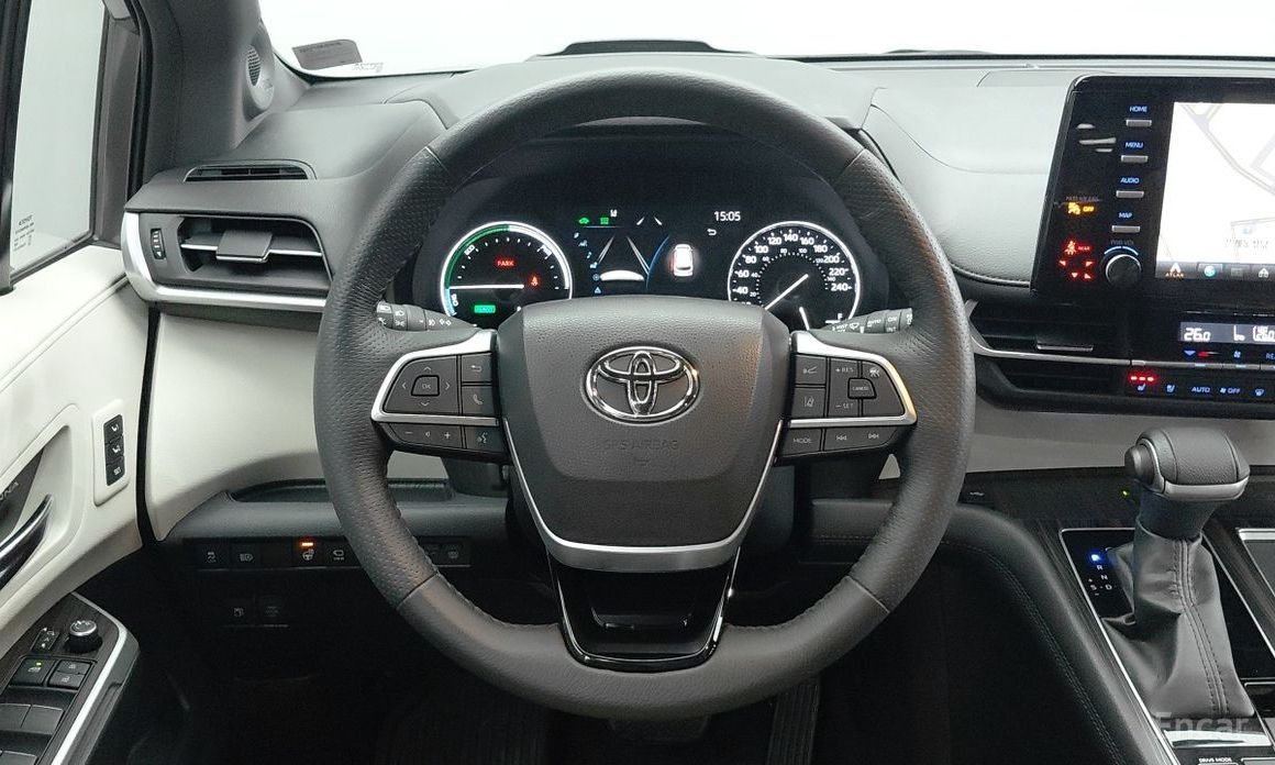 2022 Toyota Sienna IV 2.5 Hybrid 2WD с пробегом 17 131 км