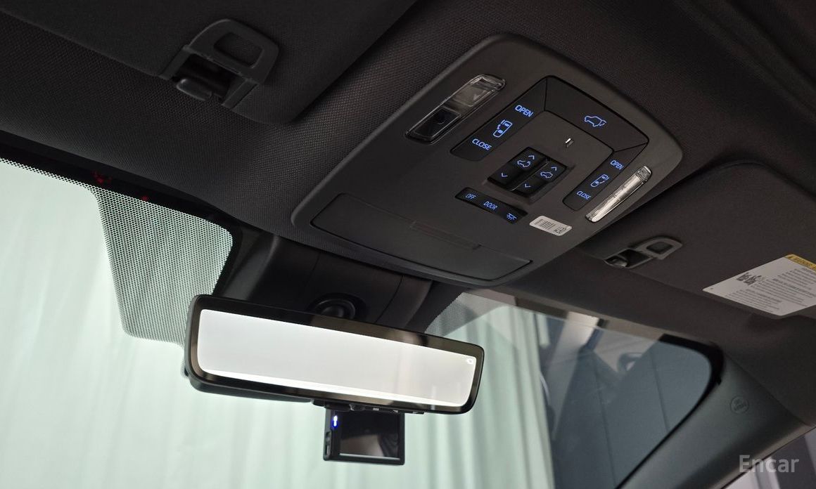 2023 Toyota Sienna IV 2.5 Hybrid 2WD с пробегом 12 363 км