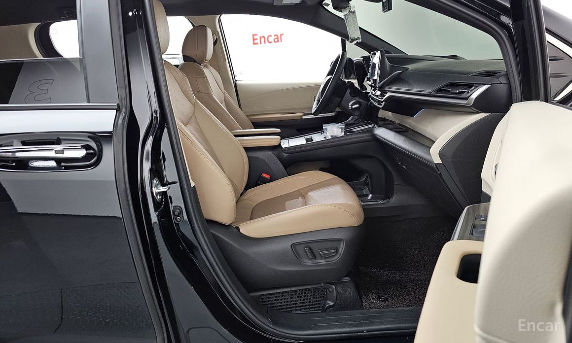 2023 Toyota Sienna IV 2.5 Hybrid 2WD с пробегом 28 552 км