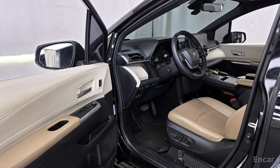 2021 Toyota Sienna IV 2.5 Hybrid 2WD с пробегом 85 720 км