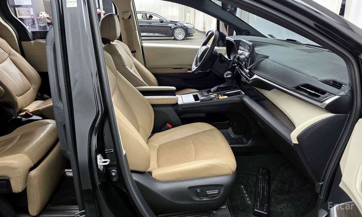 2021 Toyota Sienna IV 2.5 Hybrid 2WD с пробегом 85 720 км