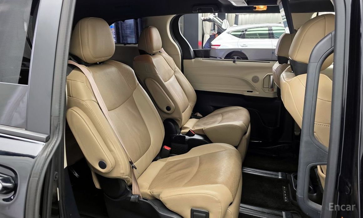 2021 Toyota Sienna IV 2.5 Hybrid 2WD с пробегом 85 720 км