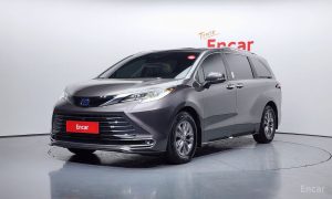 2023 Toyota Sienna IV 2.5 Hybrid AWD с пробегом 73 551 км