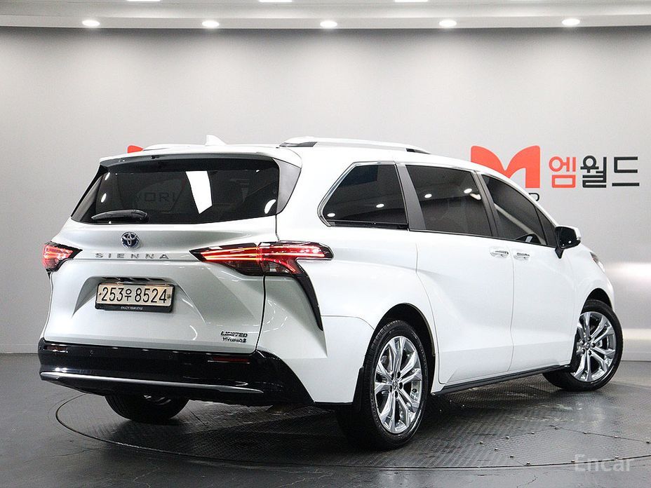 2022 Toyota Sienna IV 2.5 Hybrid 2WD с пробегом 31 390 км