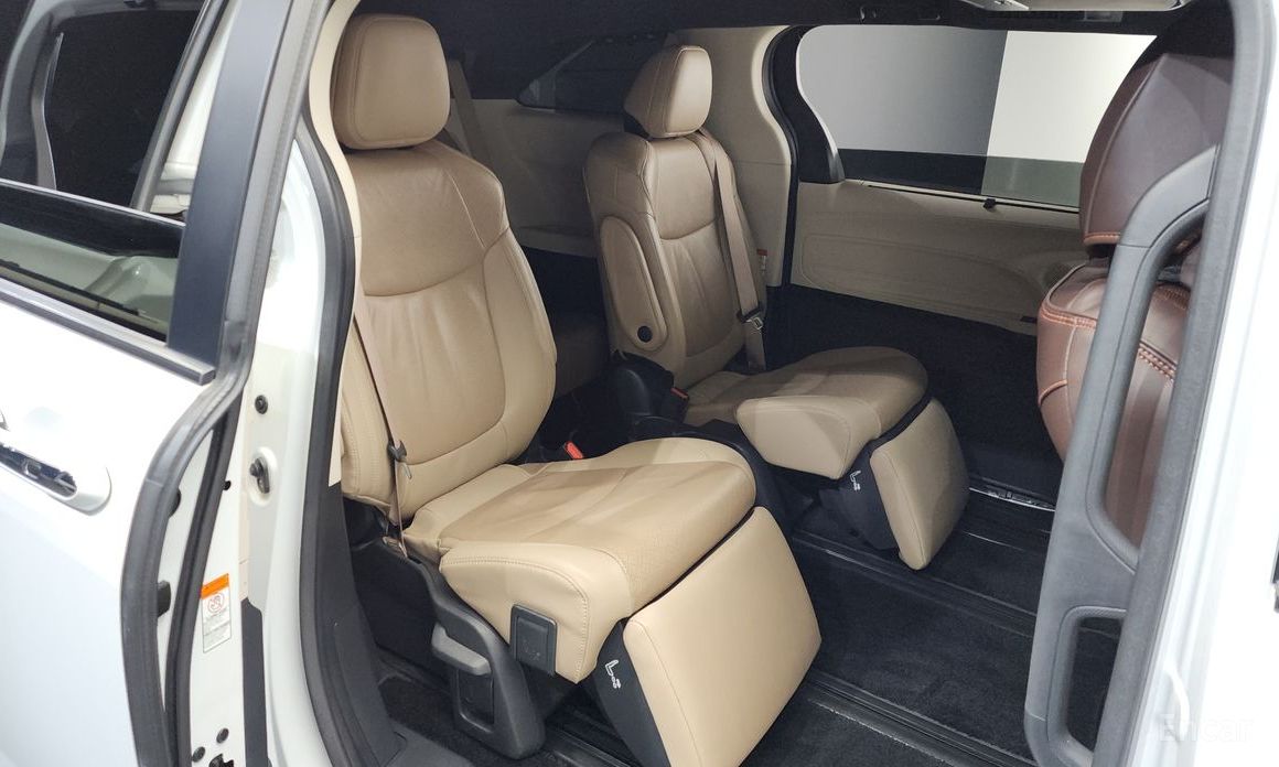 2023 Toyota Sienna IV 2.5 Hybrid 2WD с пробегом 44 673 км